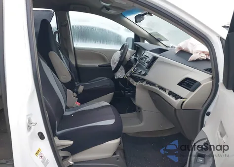 2013 Toyota Sienna L V6 7 Passenger z USA, uszkodzony, nr VIN 5TDZK3DC5DS392449